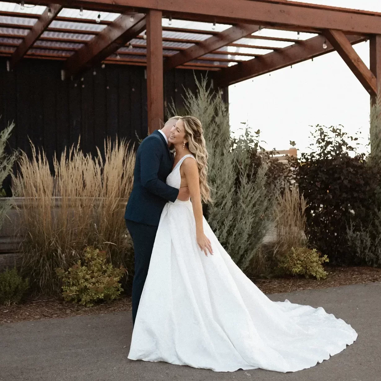 RollingGrapeBridalEditorial-PeterboroughWeddingVenue-88-small-1536x1229